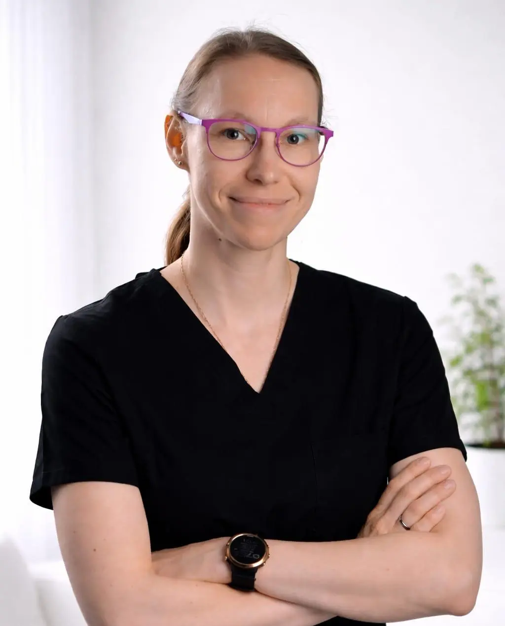 lek.dent. Marta Szczepaniak, protetyk , licóki, korony, mosty, metamorfozy uśmiechu, periodontolig, paradontoza, implantoprotetyka, recesje dziąseł, Gdynia Eurodentica